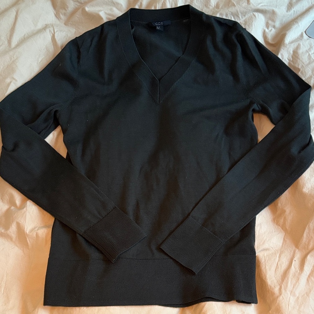 COS DARK GREY  WOOL V-Neck Sweater